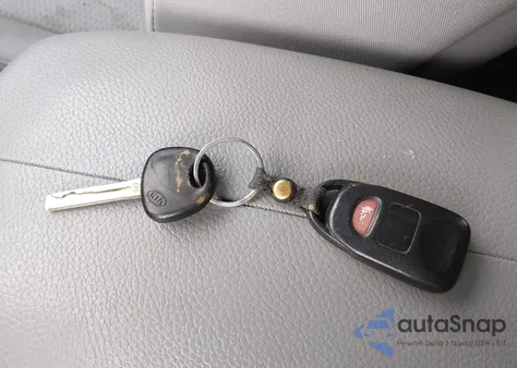 2011 Kia Sorento Lx z USA, uszkodzony, nr VIN 5XYKTCA13BG073322